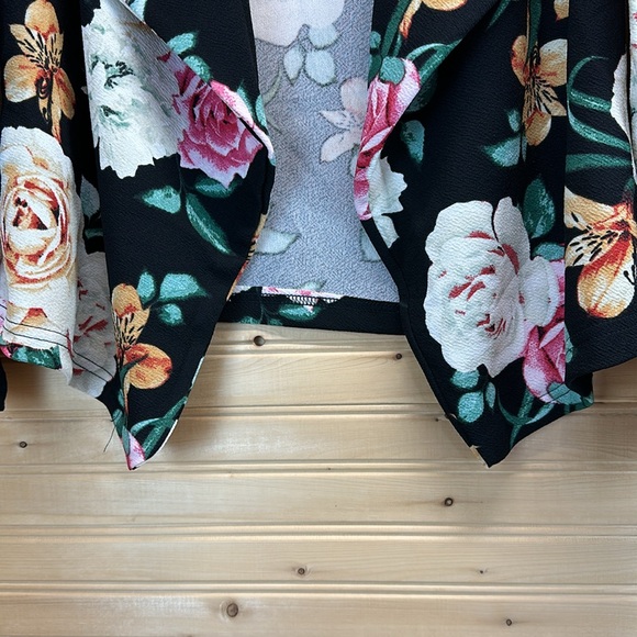 Doubl JU Draped Open Front Blazer Jacket NWT Size Large Black and Floral - Picture 6 of 8